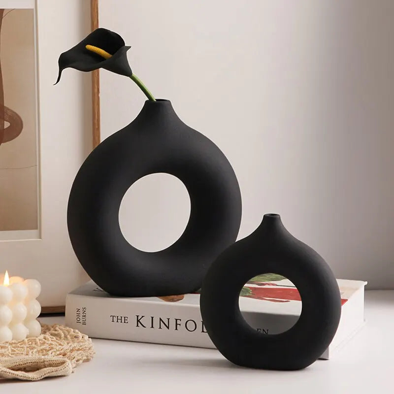 NORTHEUINS Eramic Nordic Donut Hollow Flower Vase Figurines Interior